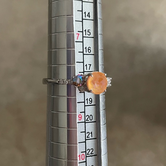 💛 2/$20 💛 Fragrant Jewels ring. Sz 8 - Picture 2 of 3